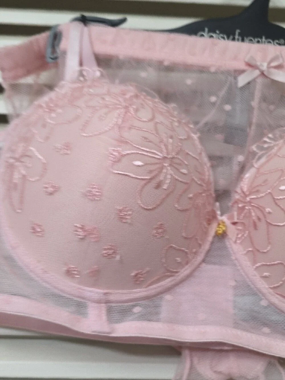 Daisy Fuentes dainty pastel